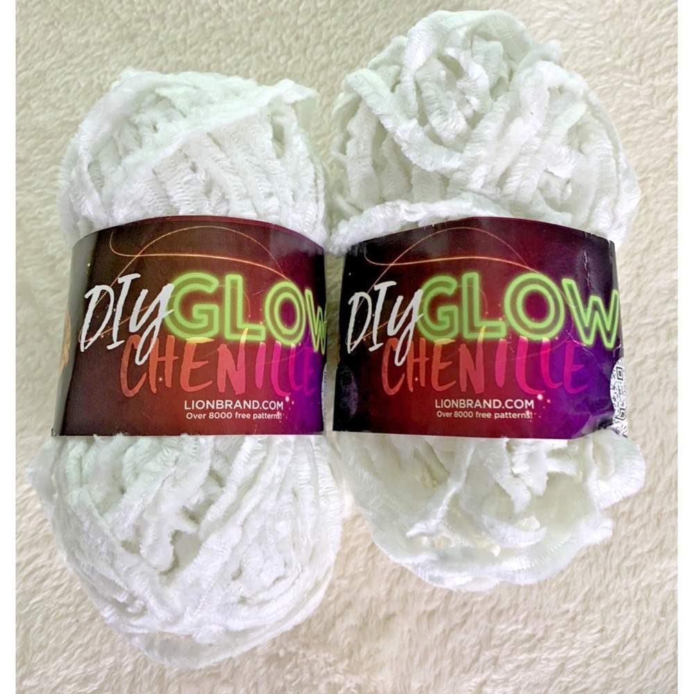 (2 Pack) Lion Brand Yarn 207-100AW Diy Glow Chenille Yarn, Pearl